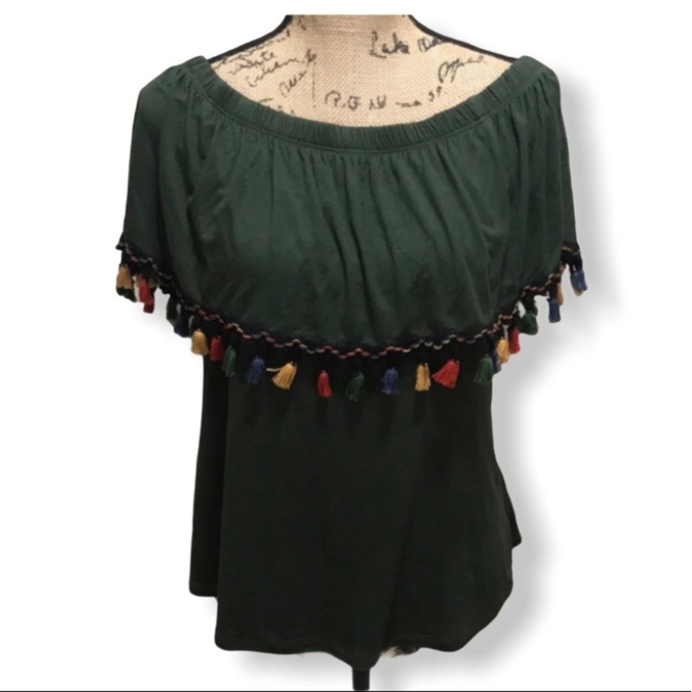 {Pebble & Stone} Green Tassel Off Shoulder Top